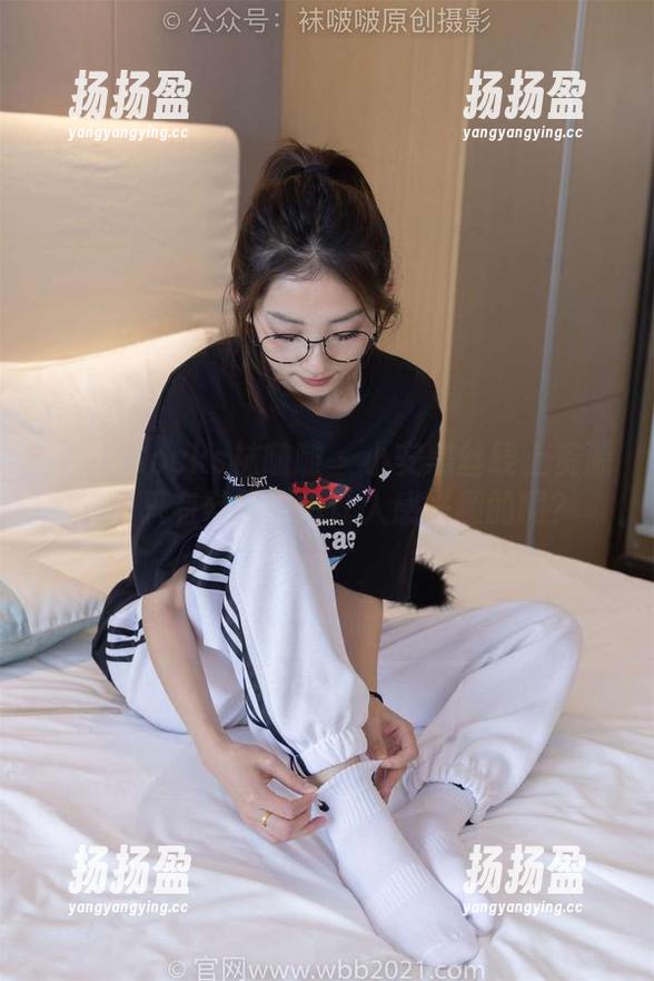 BoBoSocks袜啵啵 - 小安黑丝线上资源库，只有鞋子也挺让人感兴趣的啊？