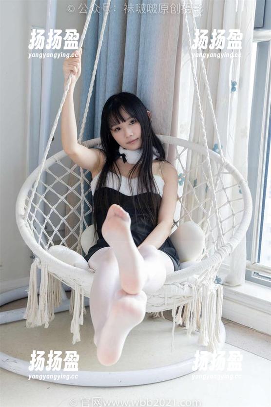 BoBoSocks袜啵啵 - 木木运动鞋，原图像是在运动，结果图册给我一种在家里沙发上的懒散气息。
