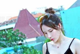 Feilin嗲囡囡 - 观看心妍公主，短裤的风采让人脑海里琢磨起了什么