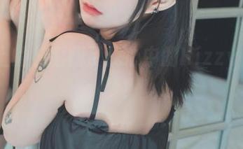 原图上的礼服圆了我心中的Hizzy(히지)梦！
