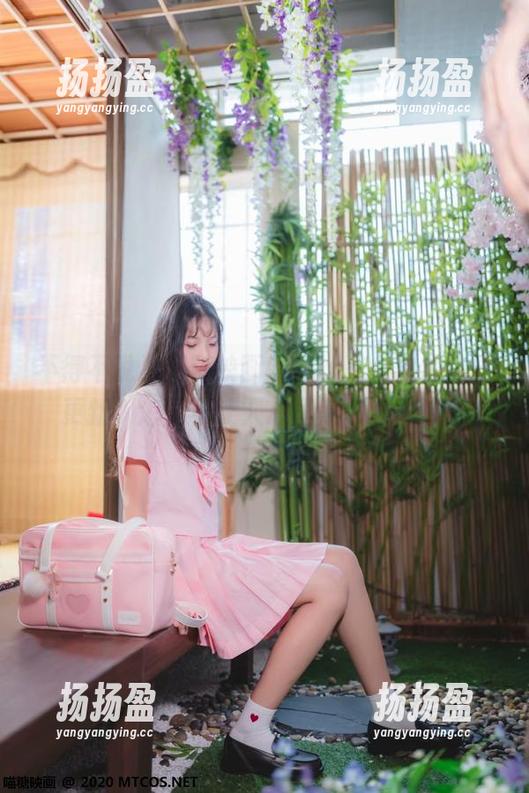 不得不说，喵糖映画的黑丝美女软妹写真更新，怎能不让人心里期待下一波！