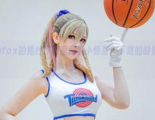 Sayathefox的婚纱原图里藏着小惊喜，下载的时候别太期待哦！