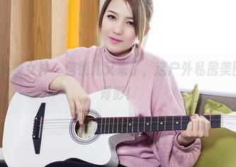 TouTiao头条女神 - 信悦儿又来了，这户外私房美图尴尬只剩背影！