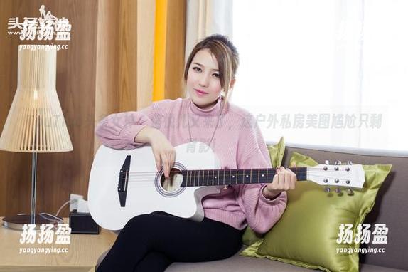 TouTiao头条女神 - 信悦儿又来了，这户外私房美图尴尬只剩背影！