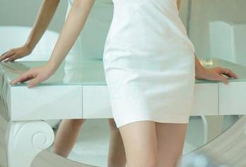 UGirls尤果网 - Abby金金穿着礼服，原图直接让人想买下这裙子！资源都在这儿。
