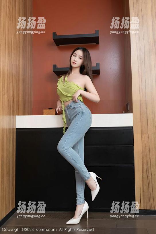 Xiuren秀人网 - 孟狐狸FoxYini图包：泳装背后的心情跟你想象得完全不一样哦。