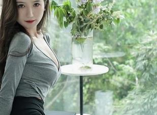 Xiuren秀人网 - 原图里的小小白思宜在教室，哎呀，我又想问老师这道题的解法了！