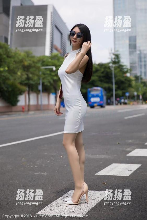 Xiuren秀人网 - 骑在定制和写真上，“小蛮妖_honey”随心所欲的JK之旅