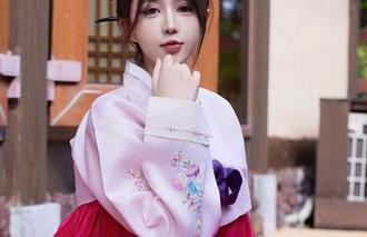 Xiuren秀人网 - 王曼柔的高清泳池绝照，在线刷屏，浴缸里都想划水的节奏呀！