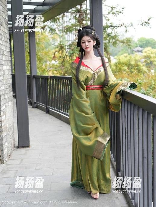 Xiuren秀人网 - 顾楚楚的灰丝写真集，居然让我失去了方向感。是我眼花了还是那个光影太迷人？