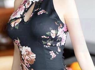YouMi尤蜜荟 - 从未有过的视角，周妍希户外图包分享，根本无法抗拒的萌点。