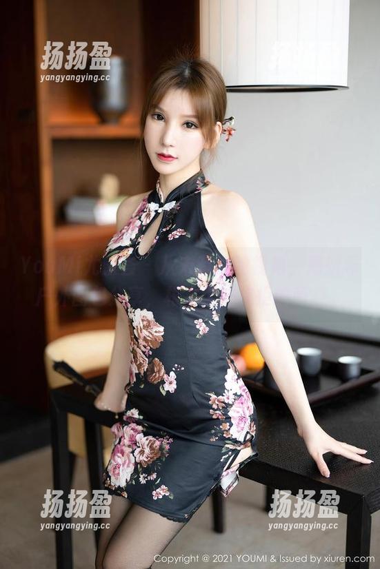 YouMi尤蜜荟 - 从未有过的视角，周妍希户外图包分享，根本无法抗拒的萌点。