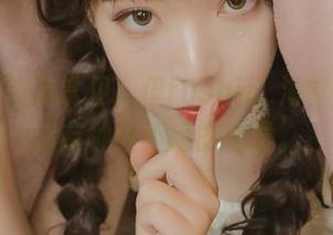 女仆，算是常见，但fushii_海堂的写真却有种说不清的感觉。