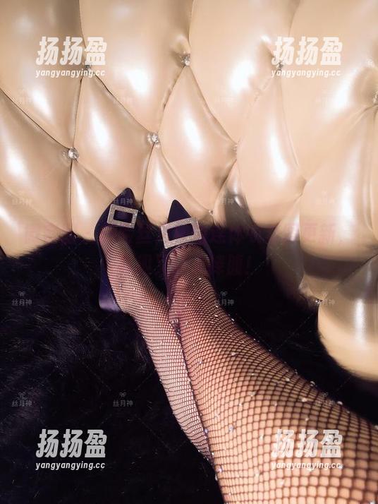 微密圈 - 探险丝月神的连体衣套图更新，有趣又让人捧腹！