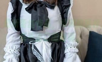 丽柜 - 最新蕾丝作品，司琪的眼神里藏着说不出口的话呢。