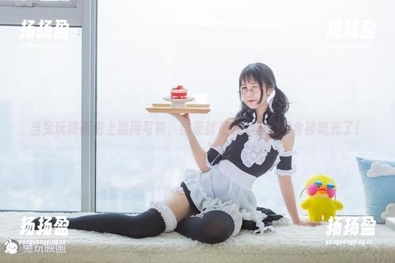 当兔玩映画遇上黑网写真，结果就是我手里的零食被吃光了！
