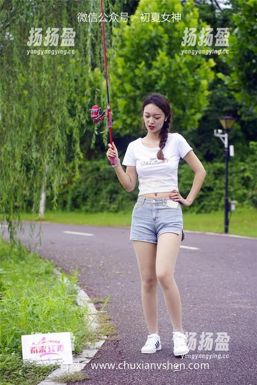初夏女神-柒柒 初夏女神 - 作品“休息时间”:柒柒在全套里的随意时刻