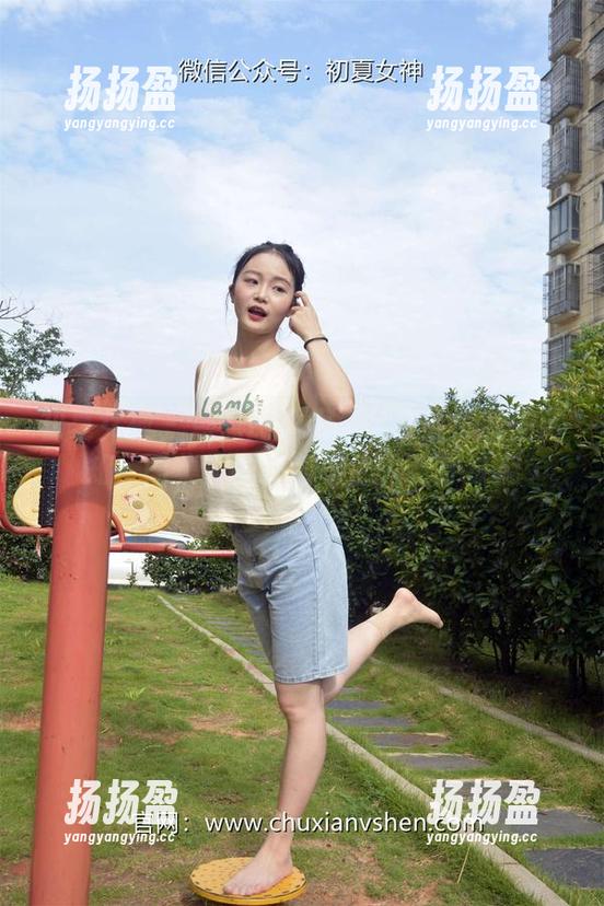 初夏女神-点点 初夏女神 - 点点用透明概念打破了我的认知,图集里的福利感让人直呼过瘾