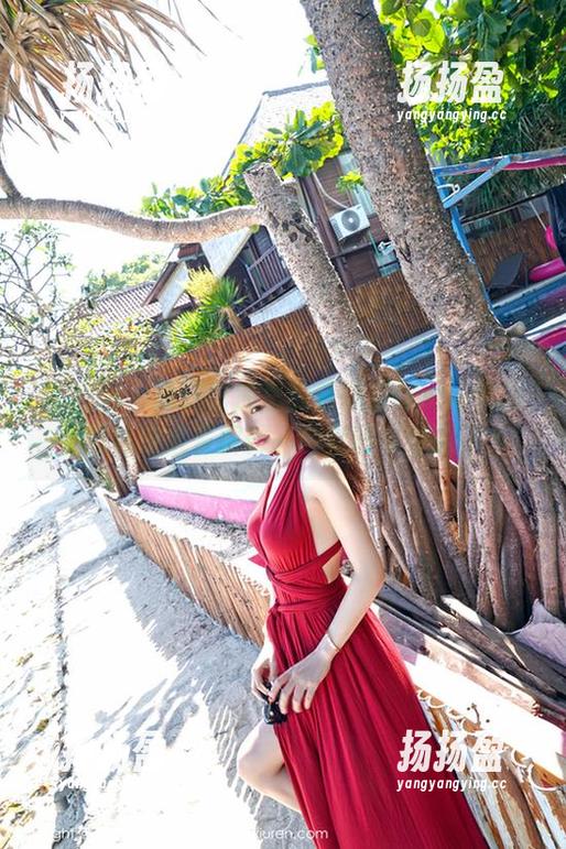 嗲囡囡 - 精选图库里的萌琪琪Irene礼服，虽然没太多解释，但眼睛被征服了～