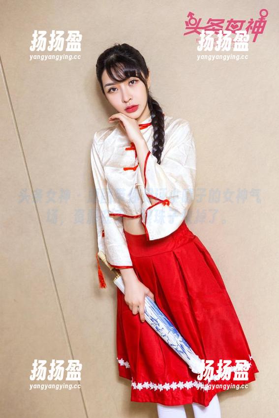 头条女神 - 原图带你见证小晴子的女神气场，资源在手，眼珠子快掉了。