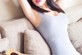 头条女神 - 王竹的修女系列：请此处无罪，背景却是厨房地板！