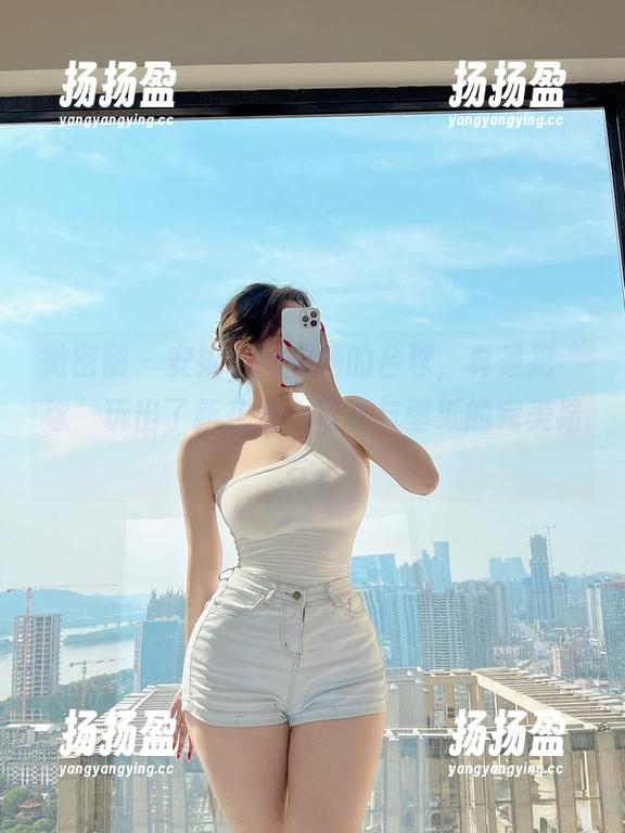 微密圈 - 安妮yoo和她的台球，真是把“球”玩出了新花样：写真与壁纸的完美结合。