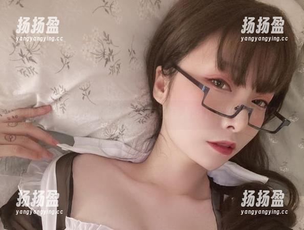 小泉学姐吖的透明女仆：有没有人想下载她的气息？