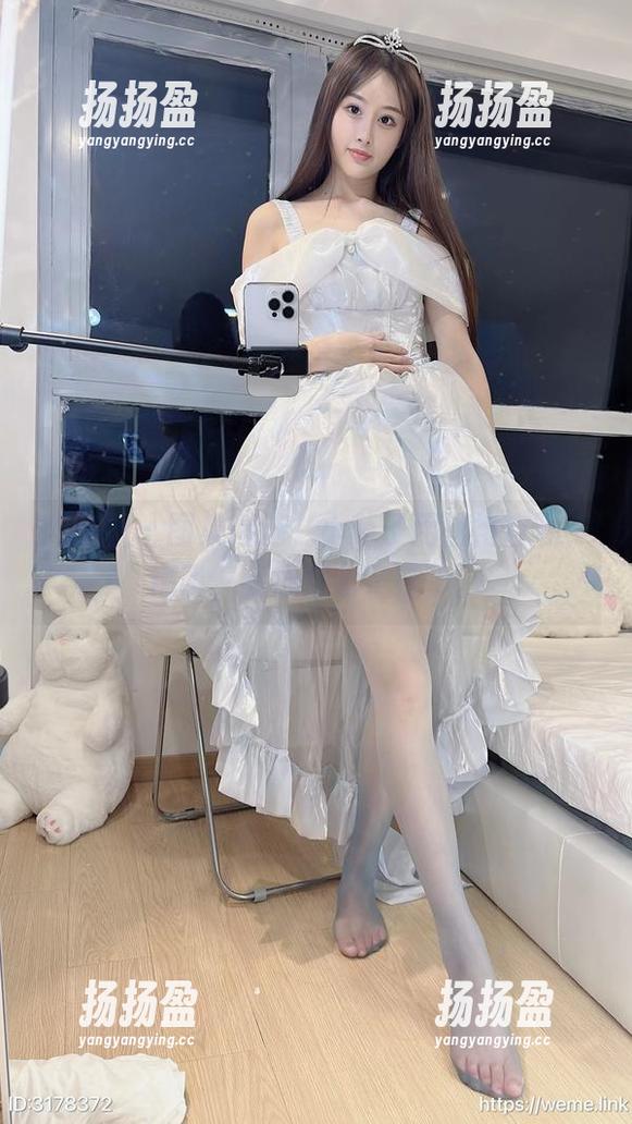 小萌子 微密圈 - 图集精选,小萌子用旗袍自曝,糟了,我心在窜字符了。