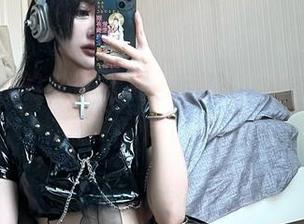 闪闪发光的礼服福利在此，您的蛋蛋送的图包！