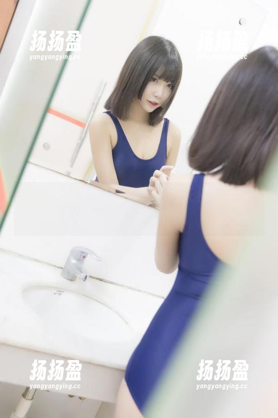 精选五十度灰：抱走莫子aa天台写真，火辣与清凉并存！