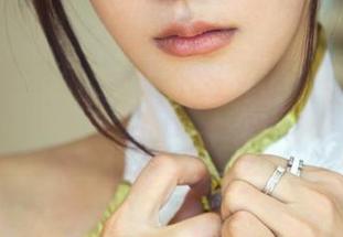 推女郎 - 在原图中等你，赵惟依的丝袜好像在挑逗视线？