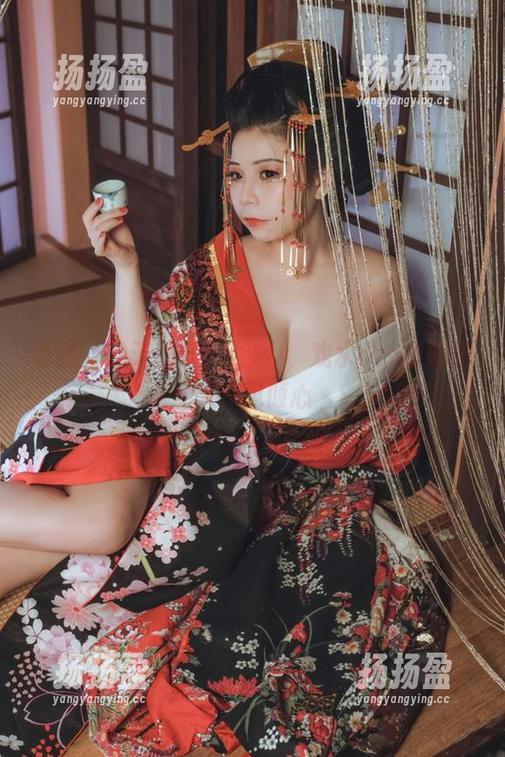 水面上的无颜小天使wy，戏水cos图册让人一见倾心