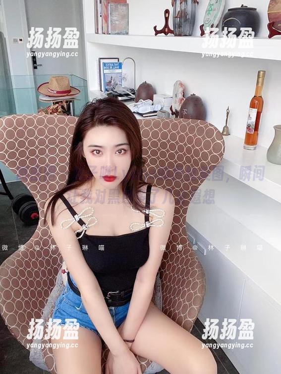 微密圈 - 林子喵Lynne的黑丝美图，瞬间让我对黑色多了几分遐想