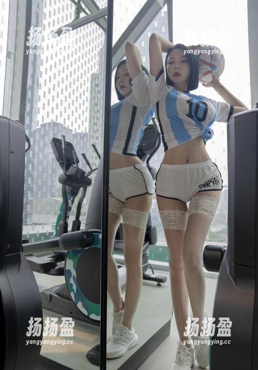 果儿Victoria 微密圈 - 果儿Victoria的高清写真集:春光乍泄,锁住所有目光