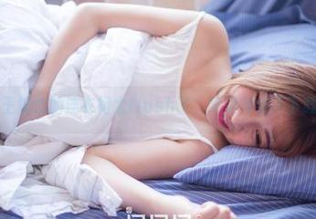 果团网 - 王婉悠的连衣裙太flush了，高清效果不下载真的可惜