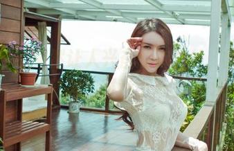 果团网 - 突然让人兴奋的裤里丝，图集中莫雅琪的时尚小心机！