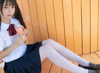 森萝财团 - 分享小奶糕Milky的黑丝，足以让你对“黑色”有了新的理解！