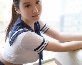 模范学院 - 电竞唐嫣的“空姐”在线作品——比候机厅的椅子还让人想坐下