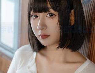 一遍遍滑动手机，浅安安学妹的美图总是让我自己太过沉醉