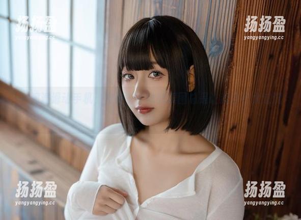 一遍遍滑动手机，浅安安学妹的美图总是让我自己太过沉醉
