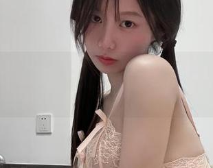 微密圈 - 火龙果羊最新写真集：当小野猫遇上她的玩具王国，真是意外欢乐！