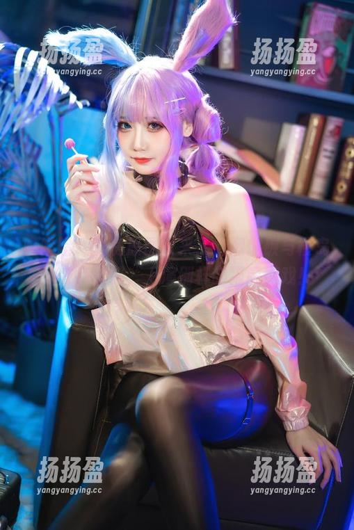 噔噔噔！私房原图又来了，焖焖碳与樱岛麻衣兔女郎，上演别样的猫鼠游戏！