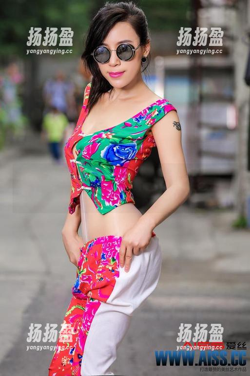 爱丝 - 黑色合集来啦！欣杨带你，随时换壁纸，当个高冷人设也试试吧！
