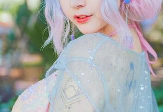 学姐的形象在猫九酱的图片里演绎得极其到位，资源还让我有种模糊的熟悉感。