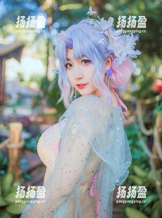 学姐的形象在猫九酱的图片里演绎得极其到位，资源还让我有种模糊的熟悉感。