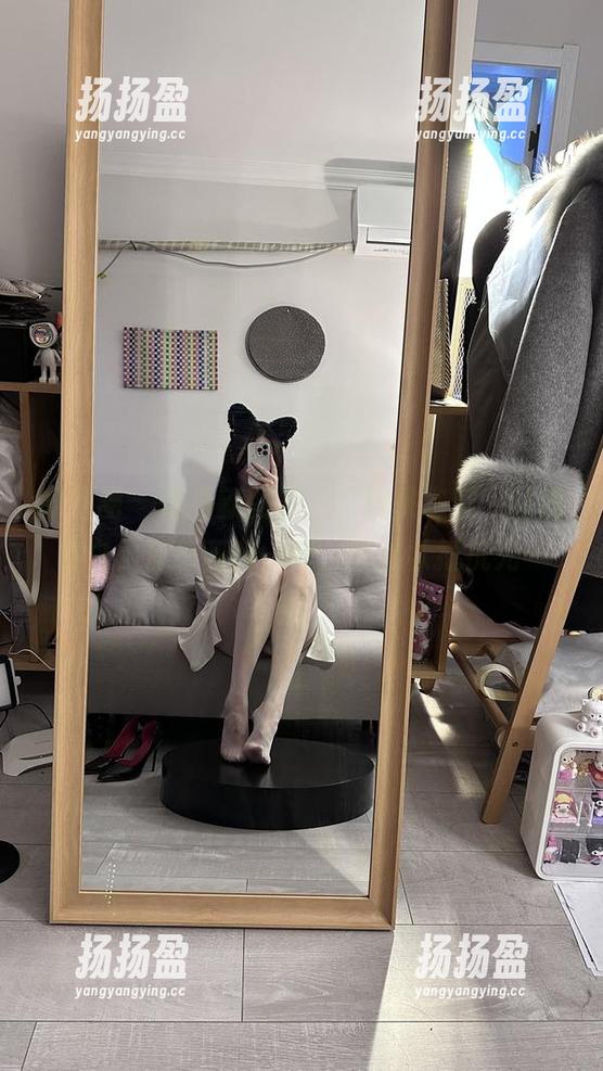 微密圈 - 观看新图包，‘玫桃泡芙’让我明白，白色和我一样，都难以抵抗光…