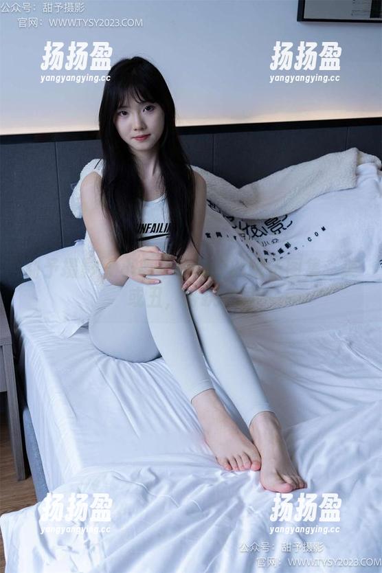 甜予摄影 - 小离不怕踩空的靴子图集：美或丑，各执一词
