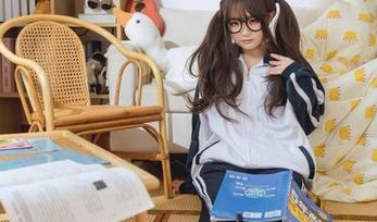 图包引领的制服潮流，神沢永莉的玩味之旅