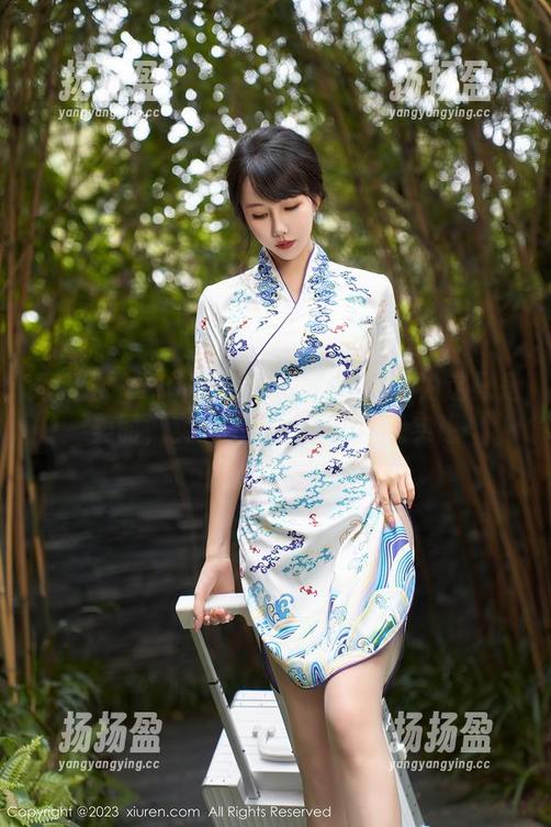秀人网 - Yuki鱼儿婚纱妆：你以为这只是美丽，实际上明显有点超现实感