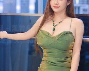 秀人网 - 凯竹BuiBui的御姐私拍：你以为我是仙女，结果是没吃早餐的普通人